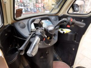 חשמלי תפעולי נתפס בעין המצלמה – "היפר"